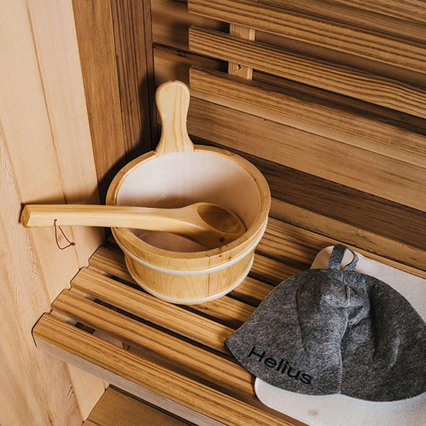 4-6 Person Red Cedar Cube Sauna Kit w/Heater & Accessories